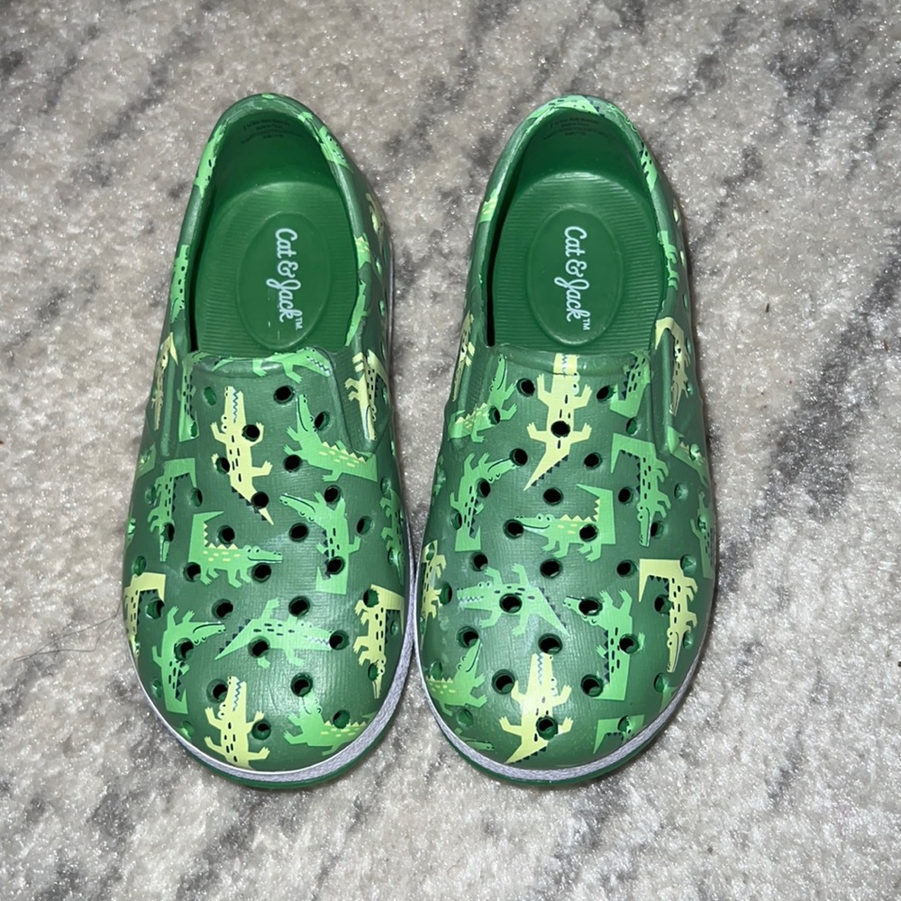 Cat & Jack Toddler boys Size 6 shoes
